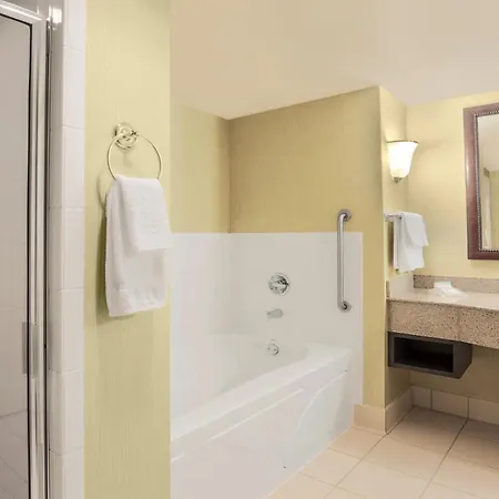 Hilton Garden Inn Chicago/Midway Airport Bedford Park Exterior photo