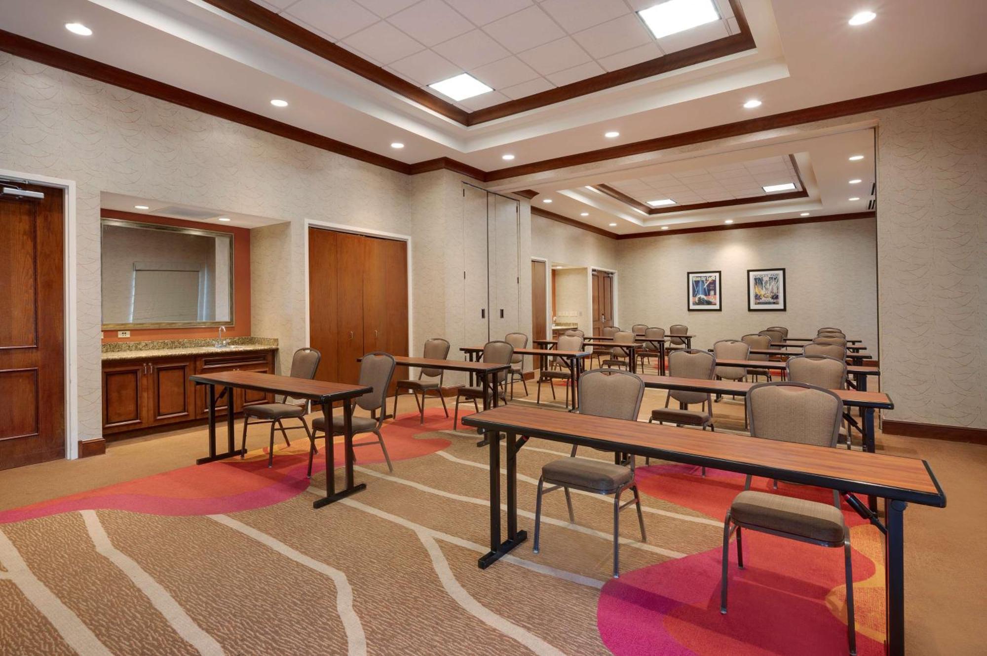 Hilton Garden Chicago/midway Airport Hotel