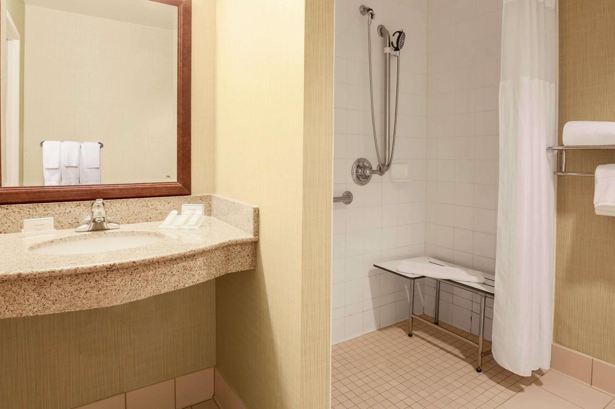 Hilton Garden Chicago/midway Airport Hotel 3*